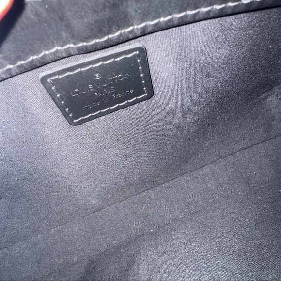 LOUIS VUITTON | Vintage metallic gray leather monogram shoulder bag - Picture 7 of 13